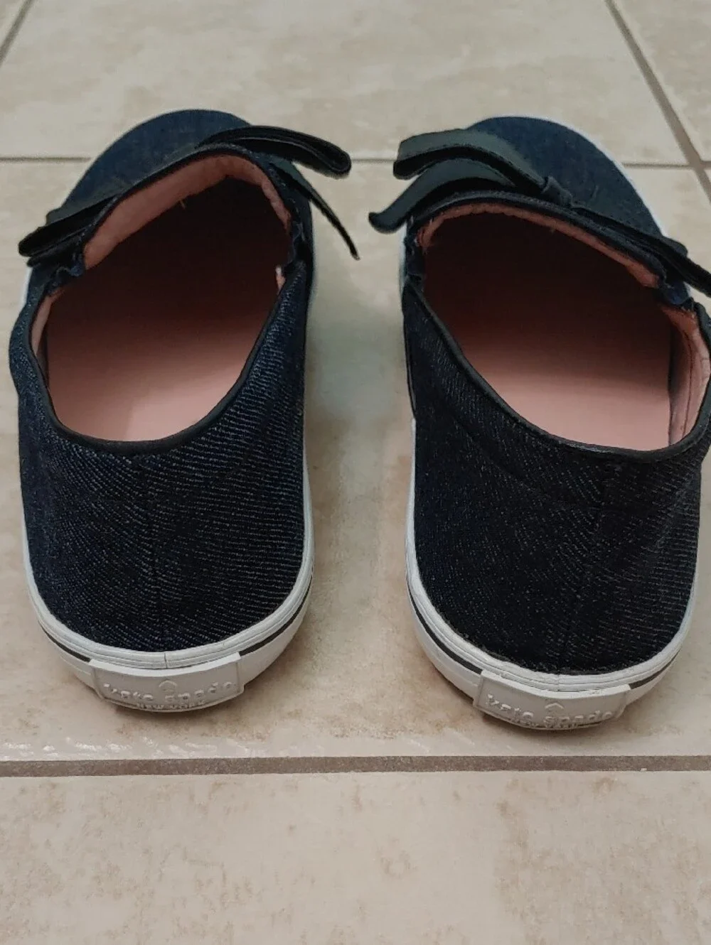 Kate Spade Delise Too Slip-Ons Women's 6.5 Black Bow Blue Denim Sneakers